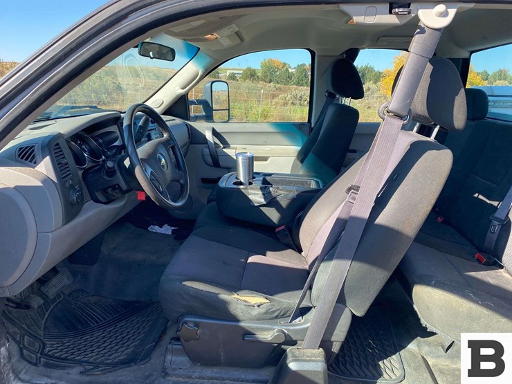 2013-chevrolet-silverado-3500-image-30