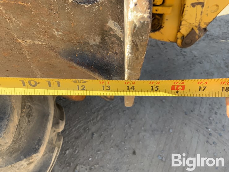 john-deere-410-image-13