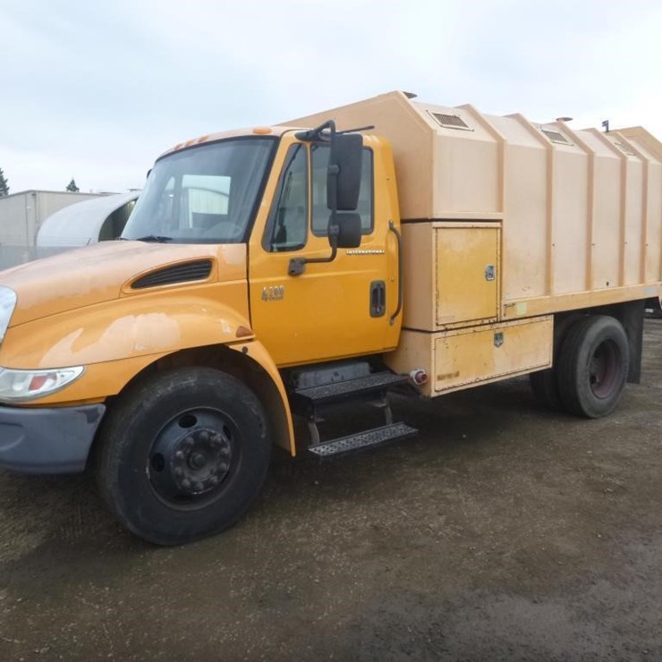 2004 INTERNATIONAL DURASTAR 4200