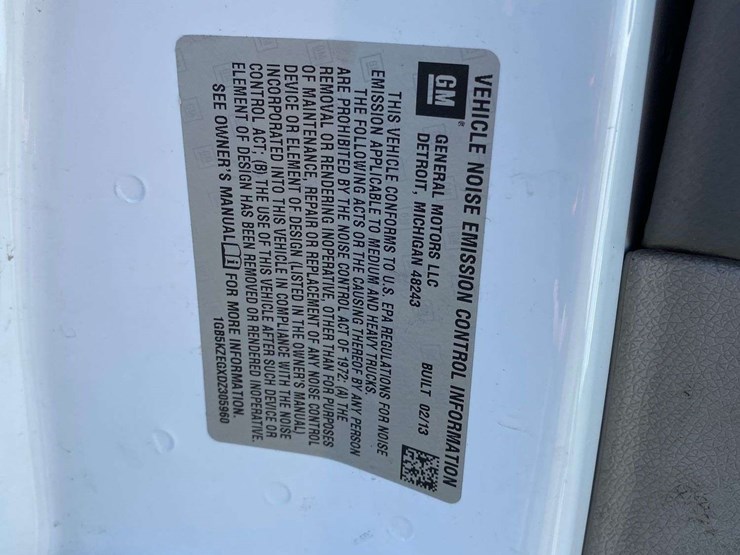 2013-chevrolet-silverado-3500-image-38