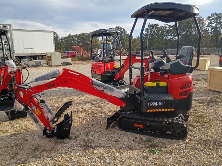 #l57-005-•-2025-tpm-16-mini-excavator-(gasoline)-image-1