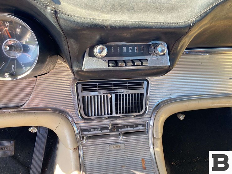 1962-ford-thunderbird-coupe-image-26