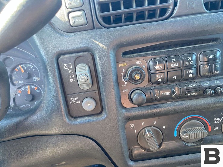 2001-chevrolet-blazer-image-25