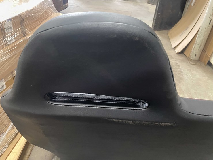 #8619-•-can-am-seat-(f)-image-11