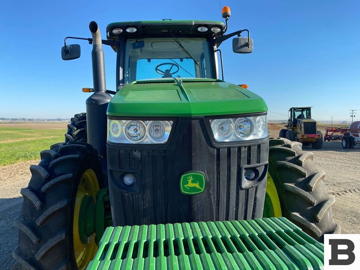2011-john-deere-8285-tractor-image-9