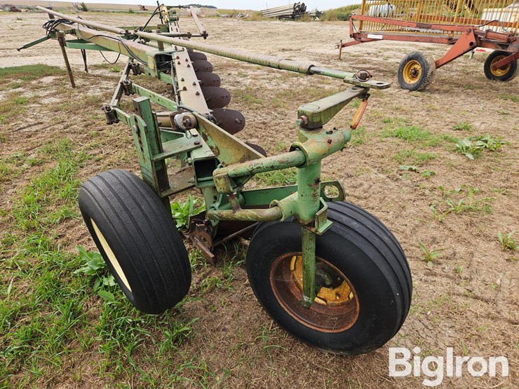 john-deere-2350-2450-image-20