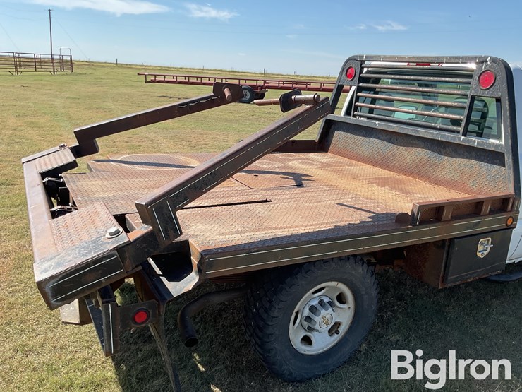 2002-chevrolet-silverado-2500-image-19