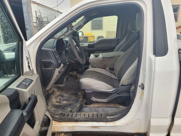 2017-ford-f150-xl-image-7