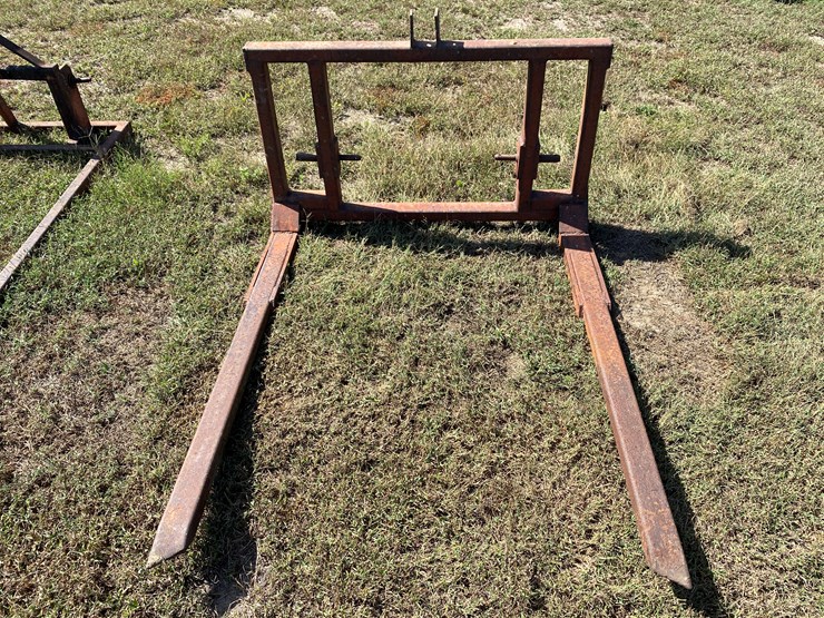 #43-•-#129-•-3-point-hay-fork-image-2