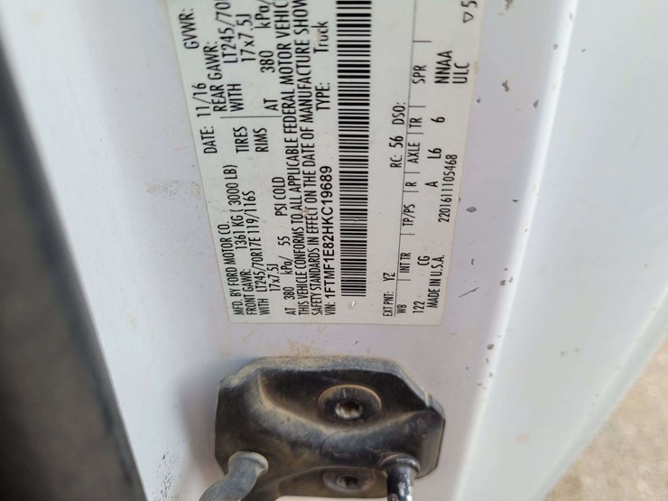 2017-ford-f150-image-17