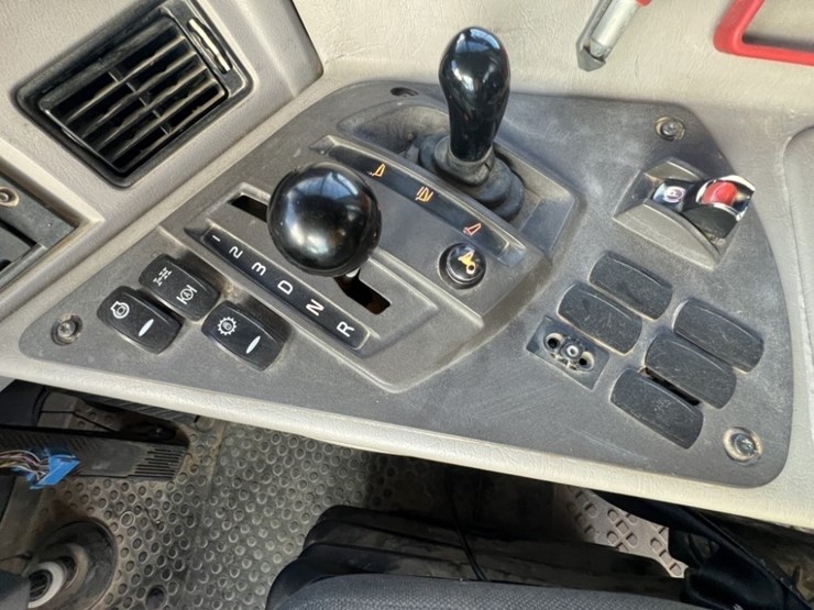 2020-volvo-a60h-image-33