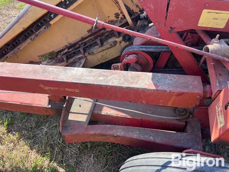 new-holland-s717-image-12