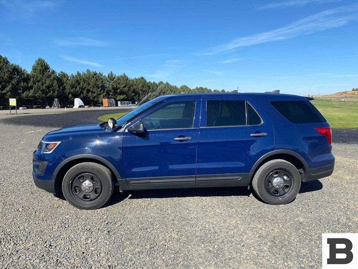 2018-ford-explorer-image-2