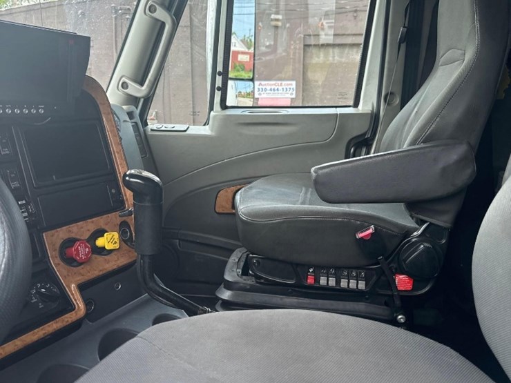 2015-international-prostar-image-14