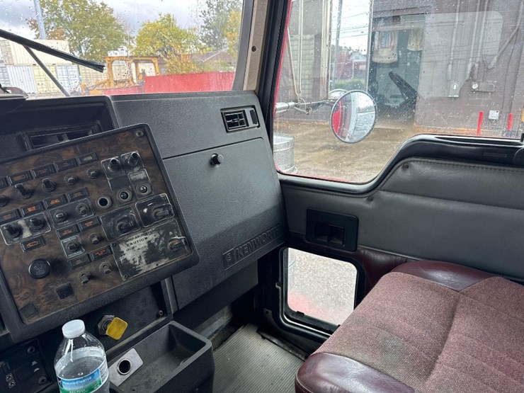 1998-kenworth-t800-image-16