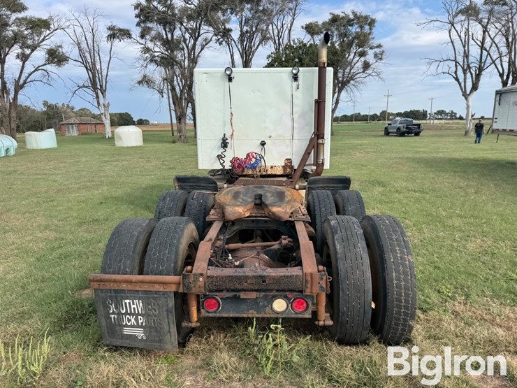 1992-international-9300-image-6