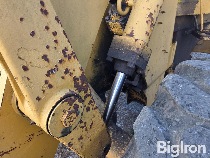 1975-caterpillar-920-image-11