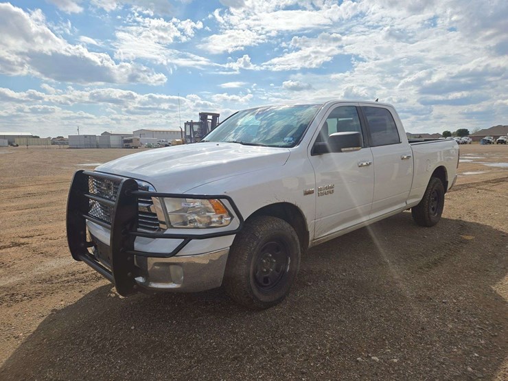 2013-ram-1500-slt-image-1