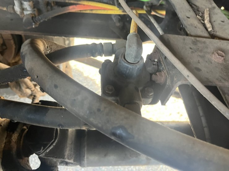 2011-international-7600-image-90