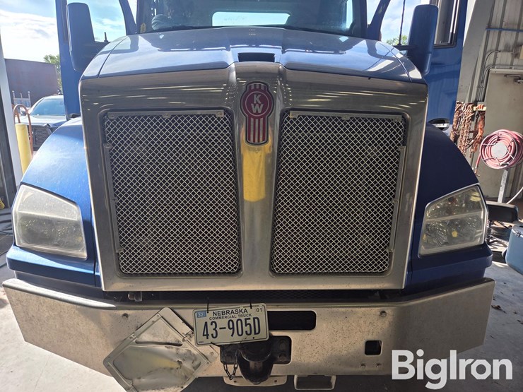 2019-kenworth-t880-image-12