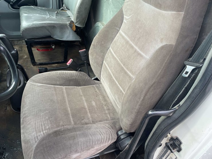 2003-international-durastar-4300-image-47