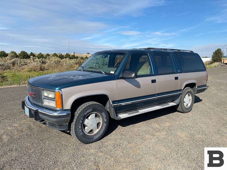 1993-gmc-suburban-image-1