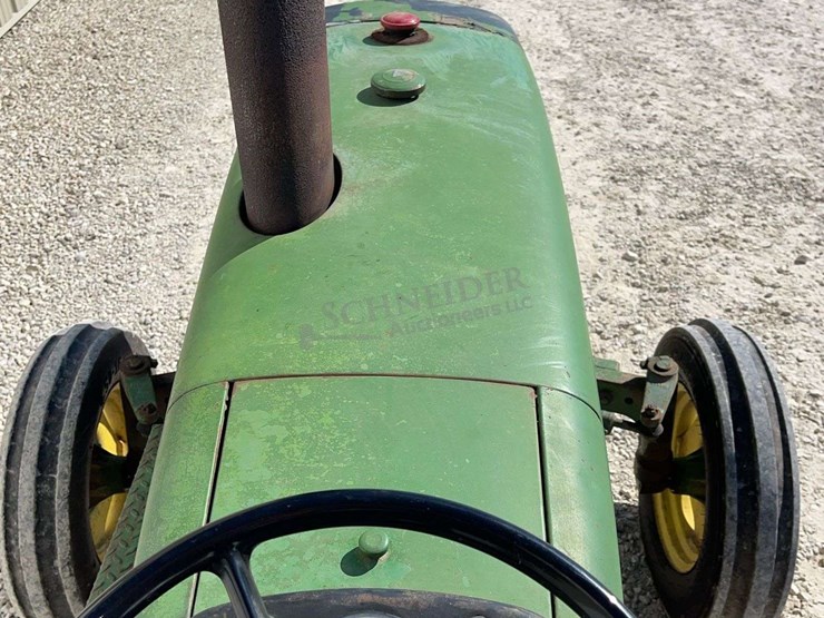 john-deere-2240-image-33