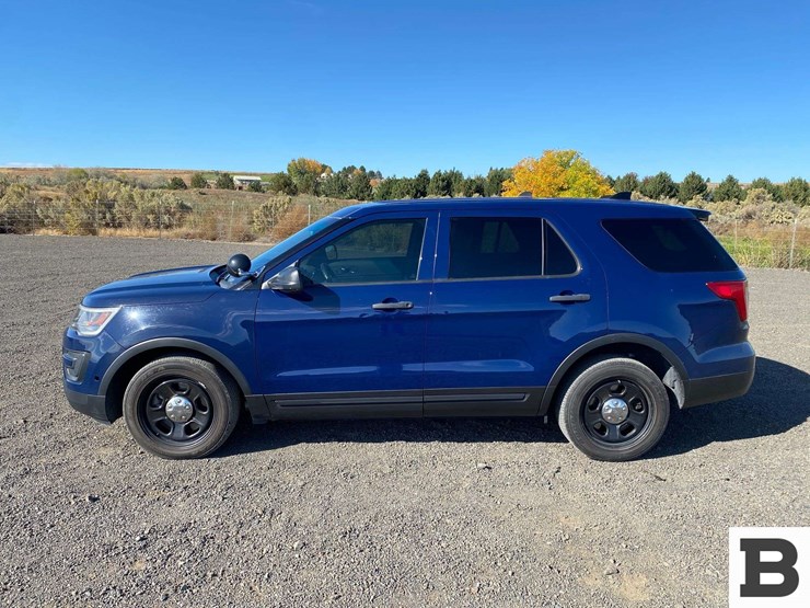 2017-ford-explorer-image-2