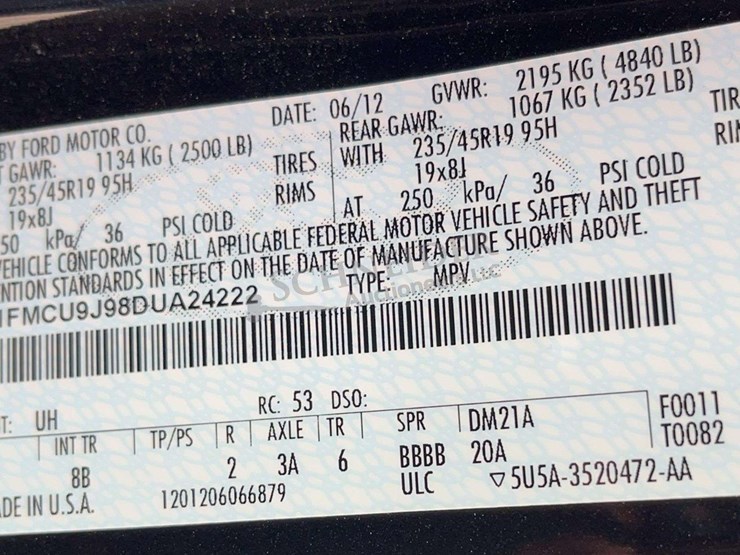 2013-ford-escape-titanium-image-34