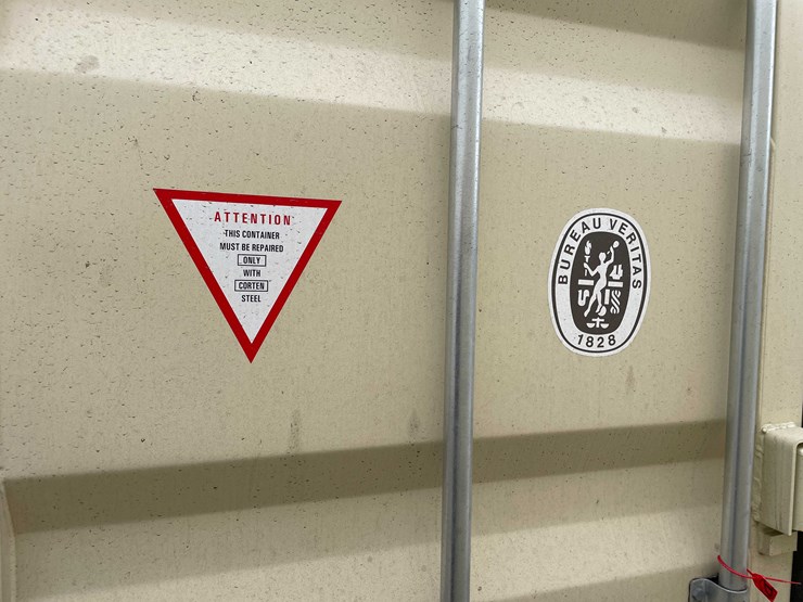 #1385-•-20'-shipping-container-(of)-image-13