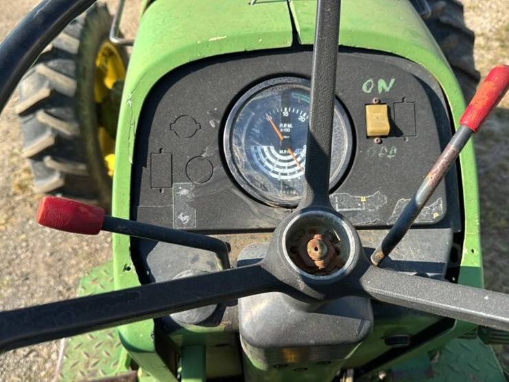 john-deere-2940-image-14