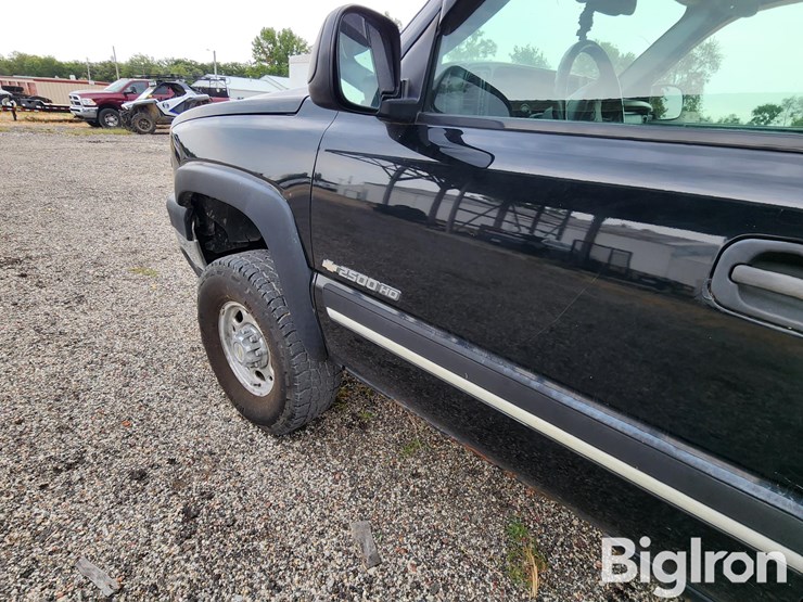 2006-chevrolet-silverado-2500-image-13
