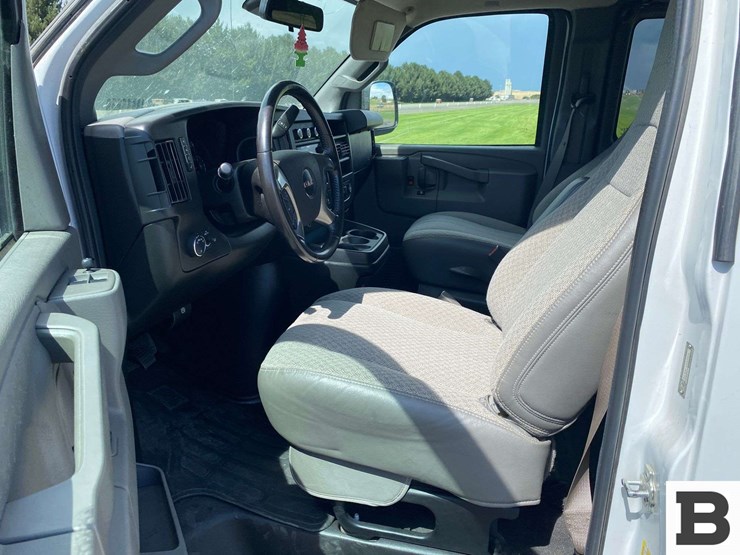 2019-gmc-3500-image-22