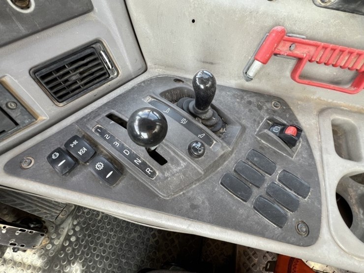 2020-volvo-a60h-image-29