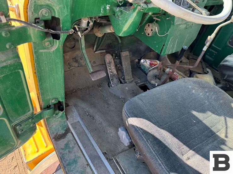 1969-mack-boom-truck-image-40