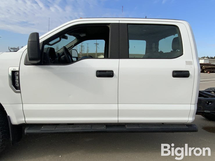 2019-ford-f350-xl-image-15
