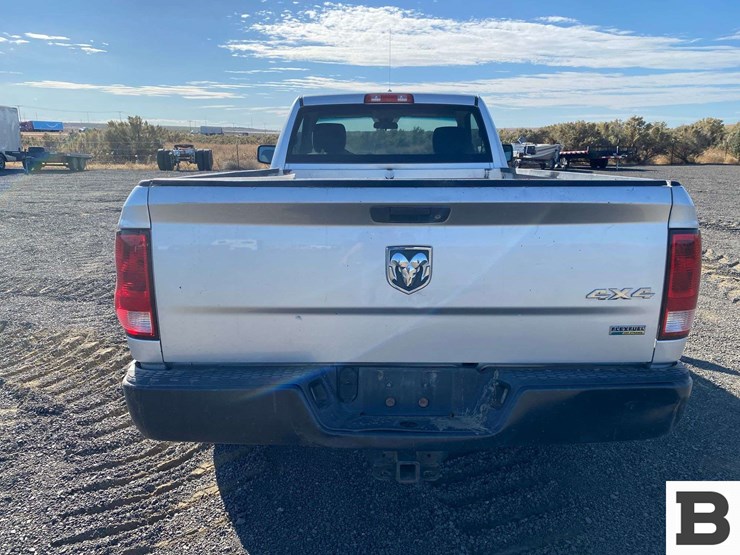 2013-ram-1500-pickup-image-4