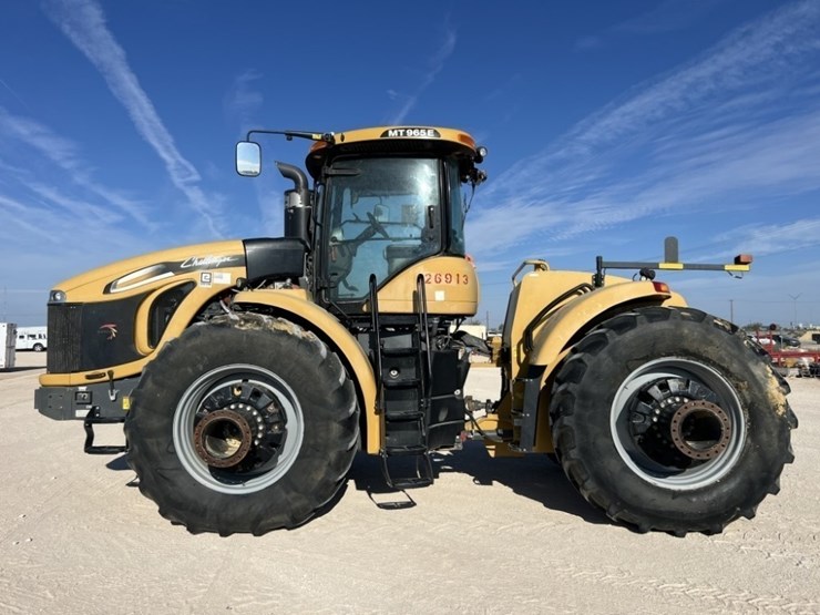 2016-challenger-mt965e-image-2