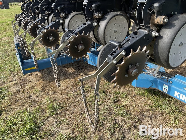 2009-kinze-3500-image-16