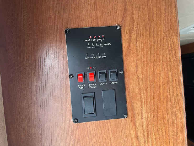 #1378-•-2015-salem-cruise-lite-camper-(no-title)-(of)-image-56