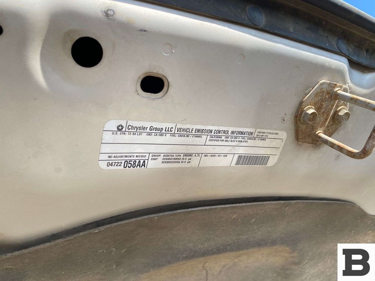 2013-ram-1500-pickup-image-31