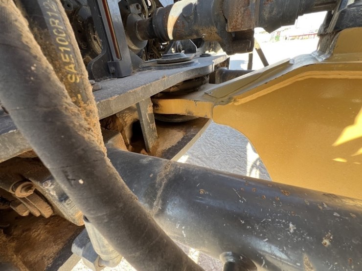 2016-challenger-mt965e-image-14