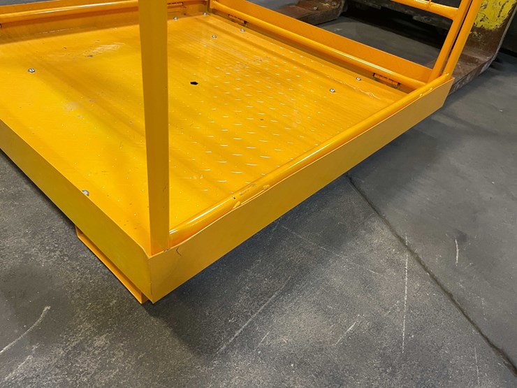 #8533-•-forklift-platform-basket-with-fork-pockets-(pr3)-image-4