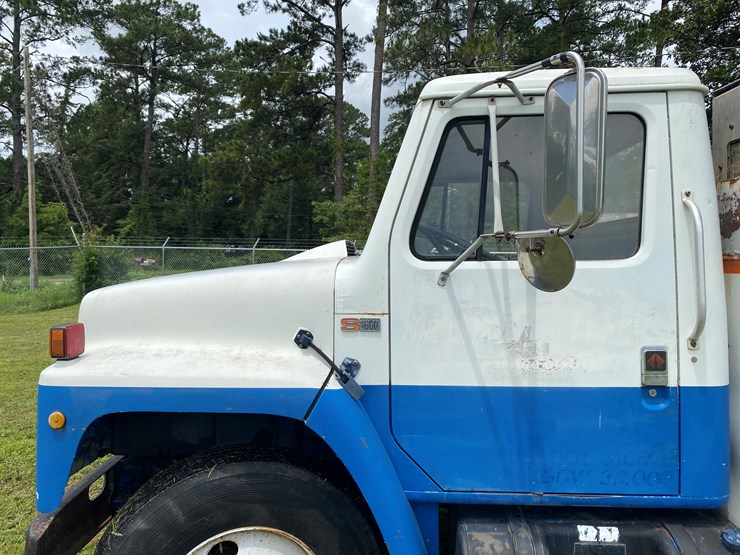 international-s1600-image-10