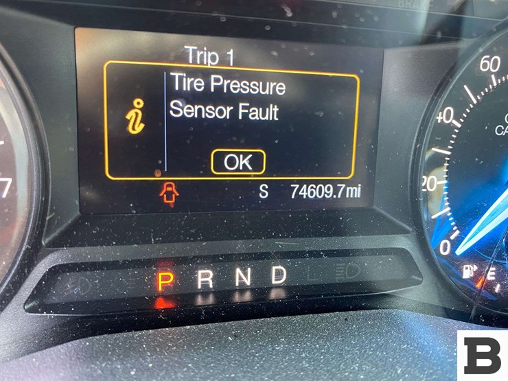 2016-ford-explorer-image-24