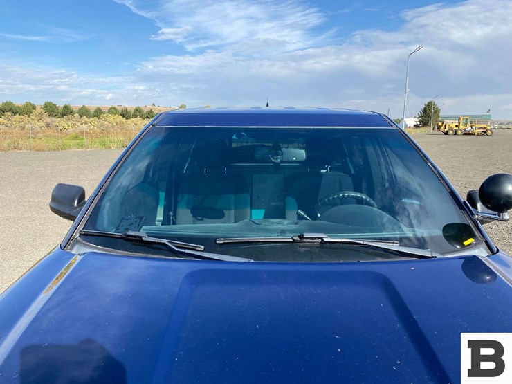 2016-ford-explorer-image-10