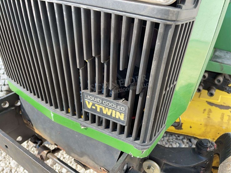 john-deere-425-image-11