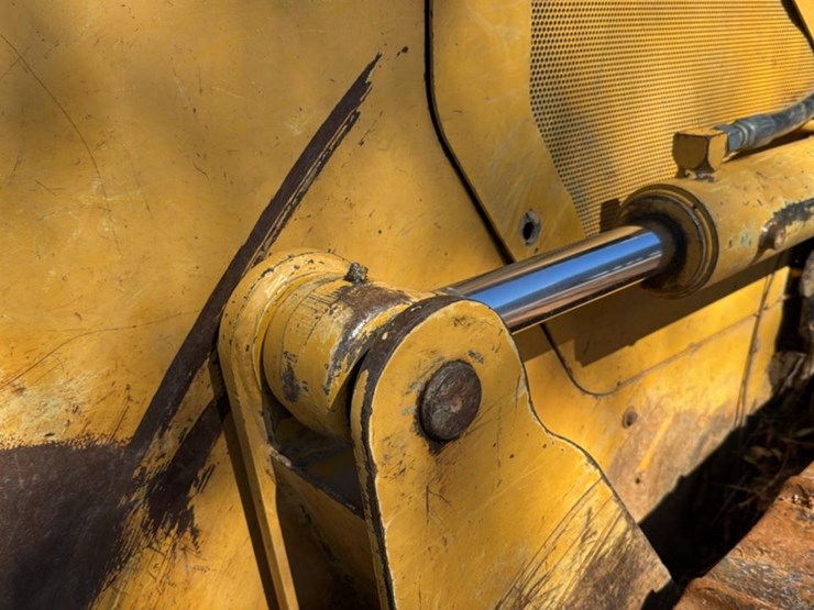 2008-deere-750j-xlt-image-39