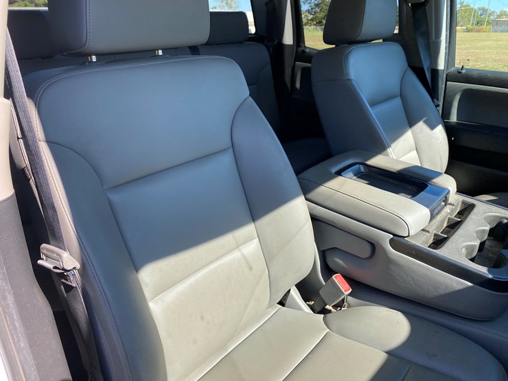 2018-chevrolet-silverado-image-19