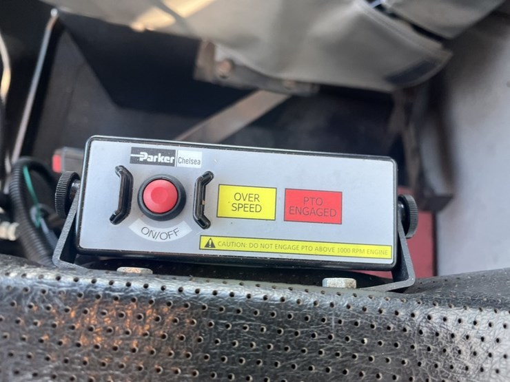 2011-international-7600-image-123